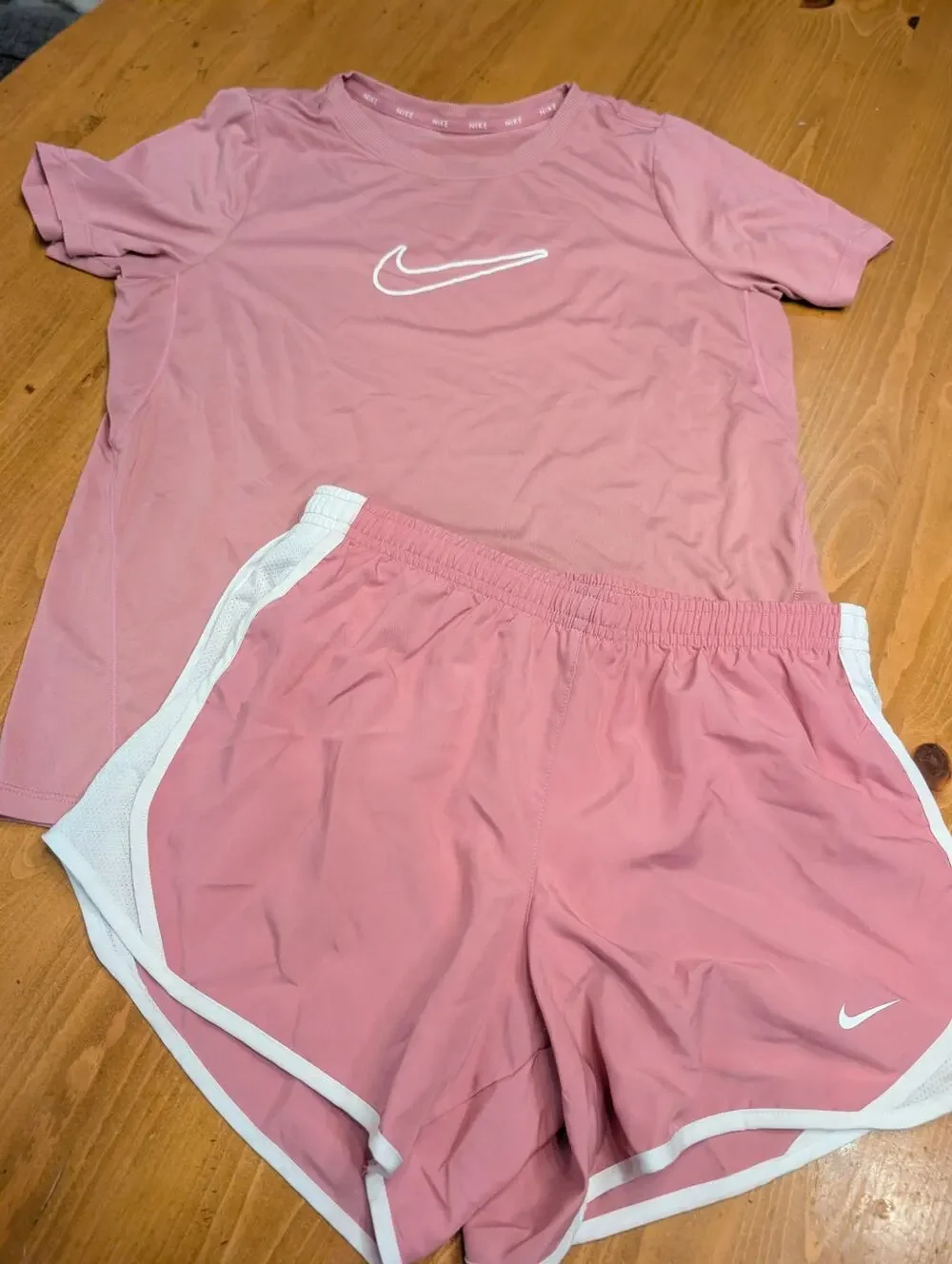 Nike Athletic Outfit, Tempo Shorts w/DryFit Tee, Youth L, Pink, LN